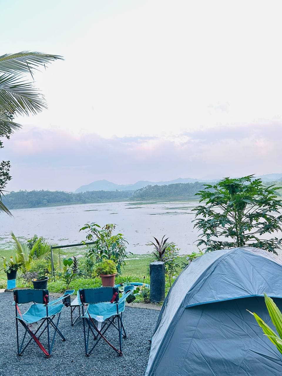 Infinity pool overlooking the lake